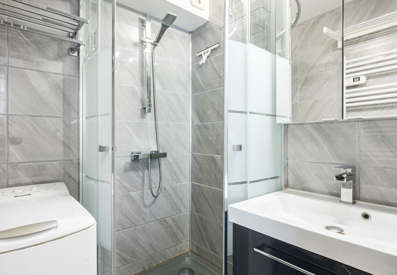 Apartment in Morillon - Nice Apt near the slopes for 4 pers