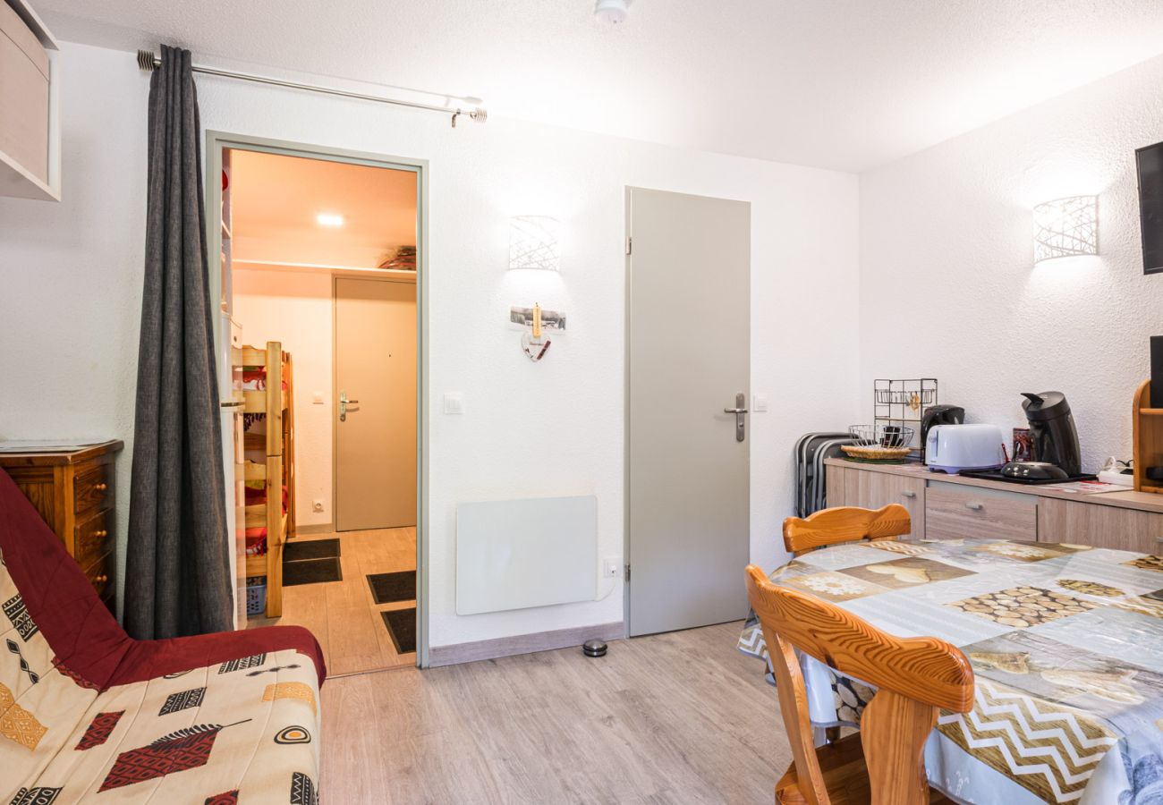 Apartment in Morillon - Nice Apt near the slopes for 4 pers