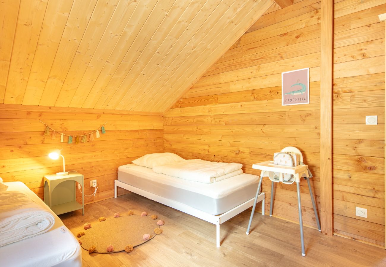 Chalet in Saint-Jean-d´Arves - Family chalet, panoramic view, terrace