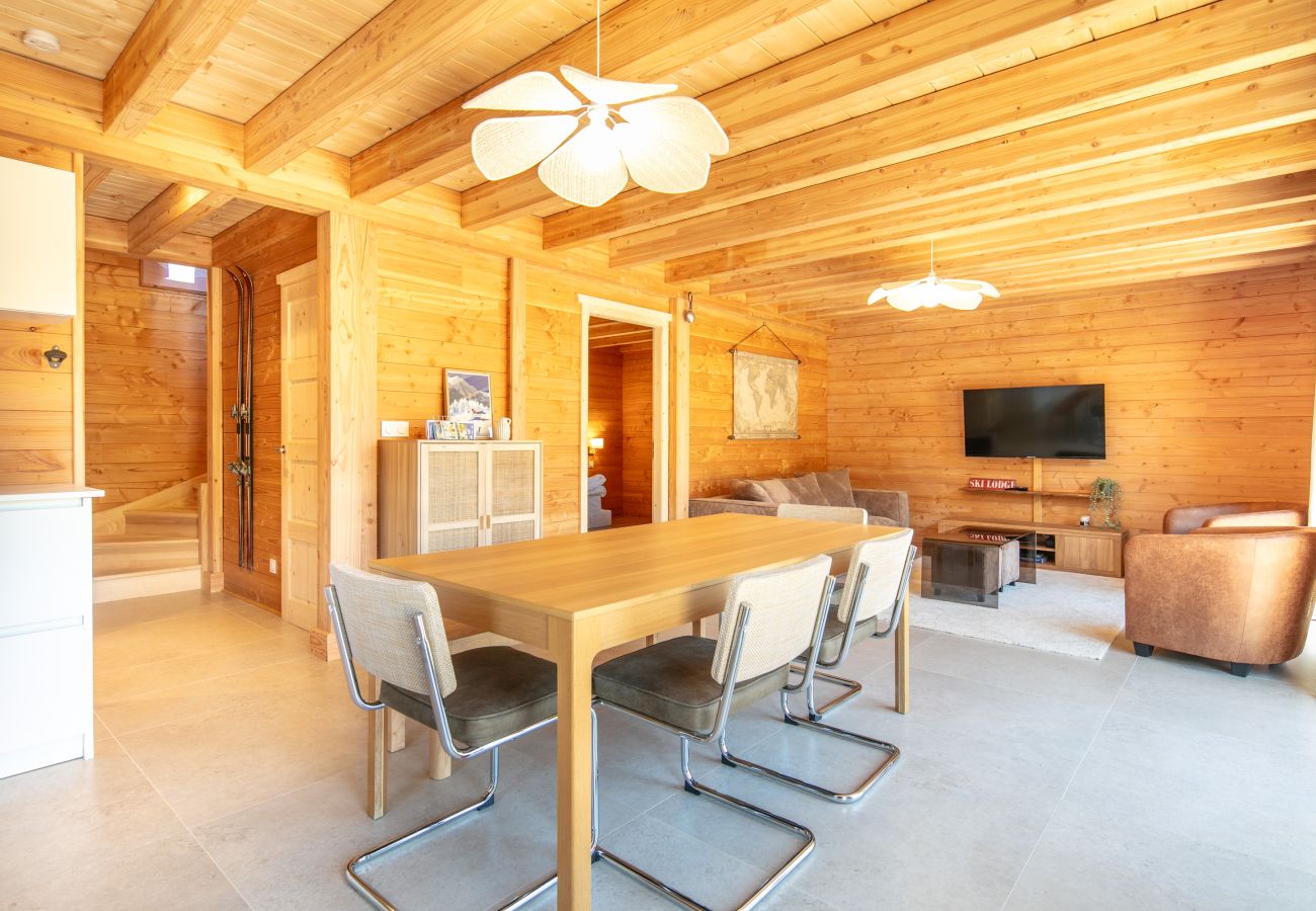 Chalet in Saint-Jean-d´Arves - Family chalet, panoramic view, terrace