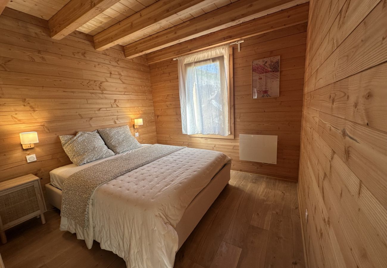 Chalet in Saint-Jean-d´Arves - Family chalet, panoramic view, terrace