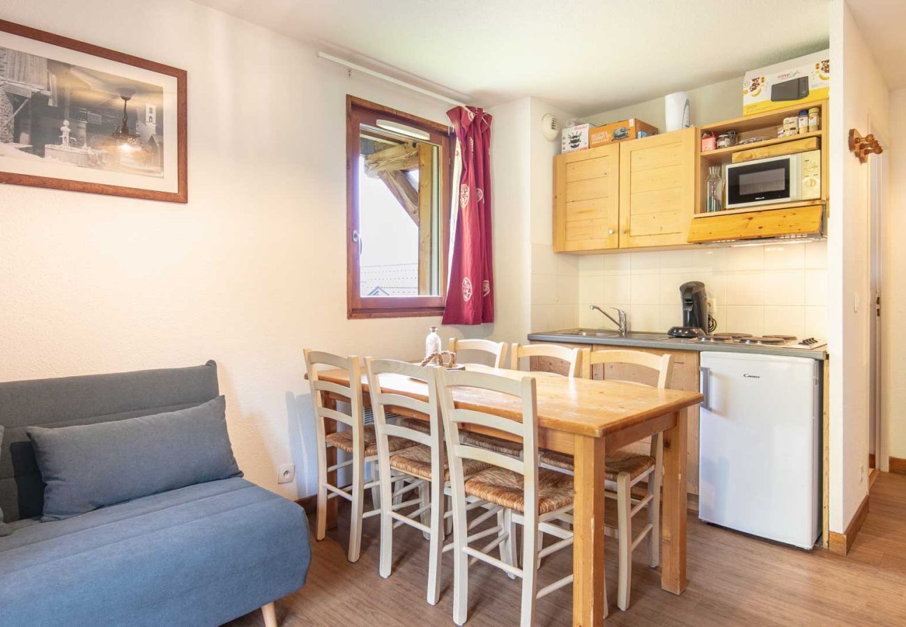 Apartment in Saint-Sorlin-d´Arves - Nice Apt for 6 pers near the slopes with pool