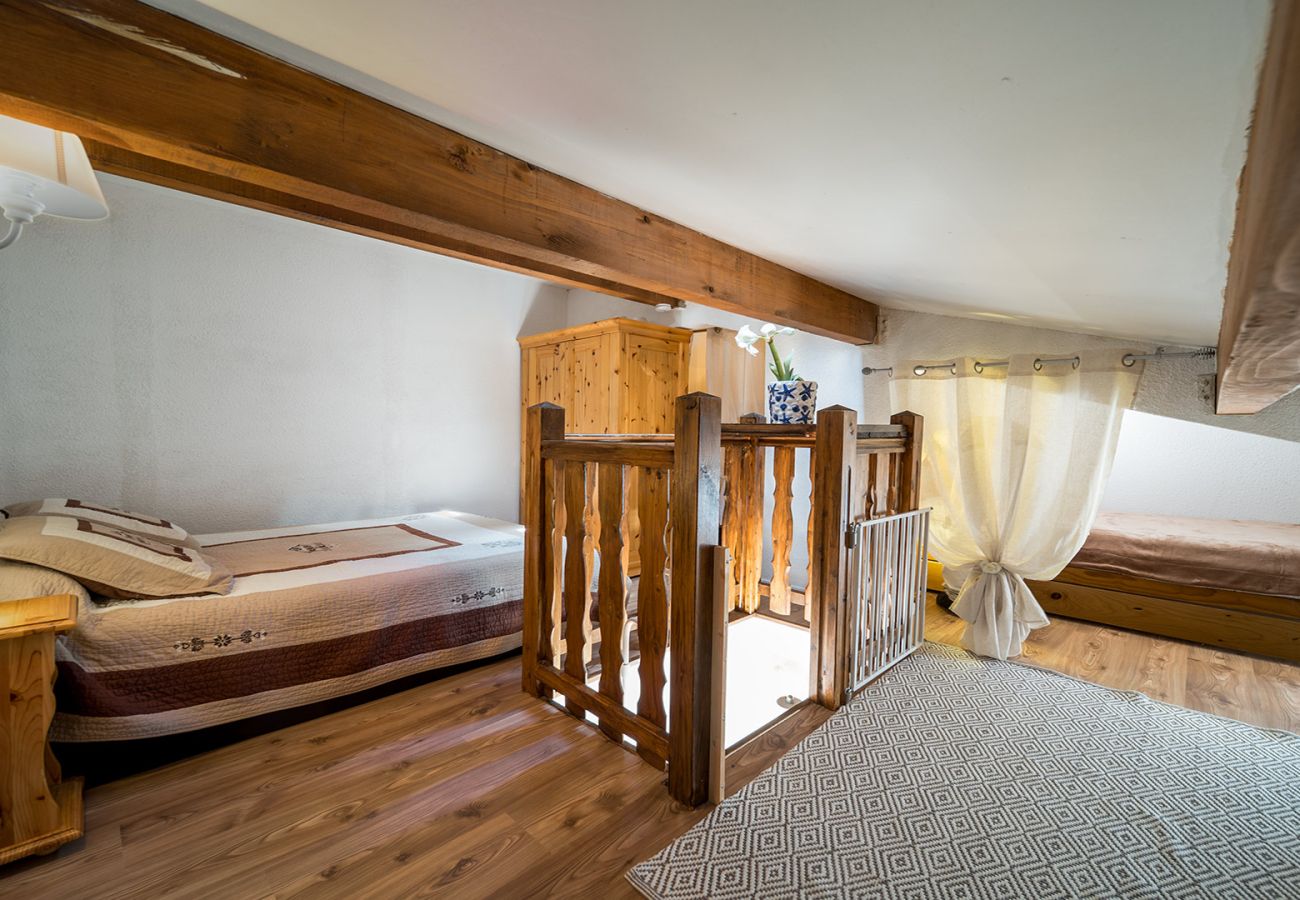 Studio in Allos - Cute duplex studio, in the mountains, sleeps 5