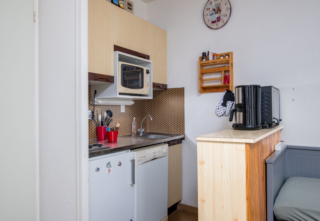 Studio in Allos - Charming cabin studio, sleeps 4/6, in the mountains