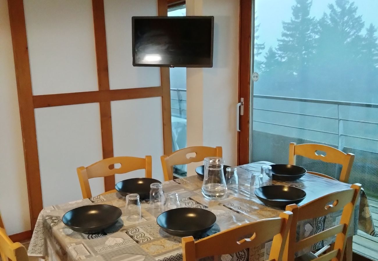 Apartment in Chamrousse - Nice Apt for 6Pers Ski-in Ski-out