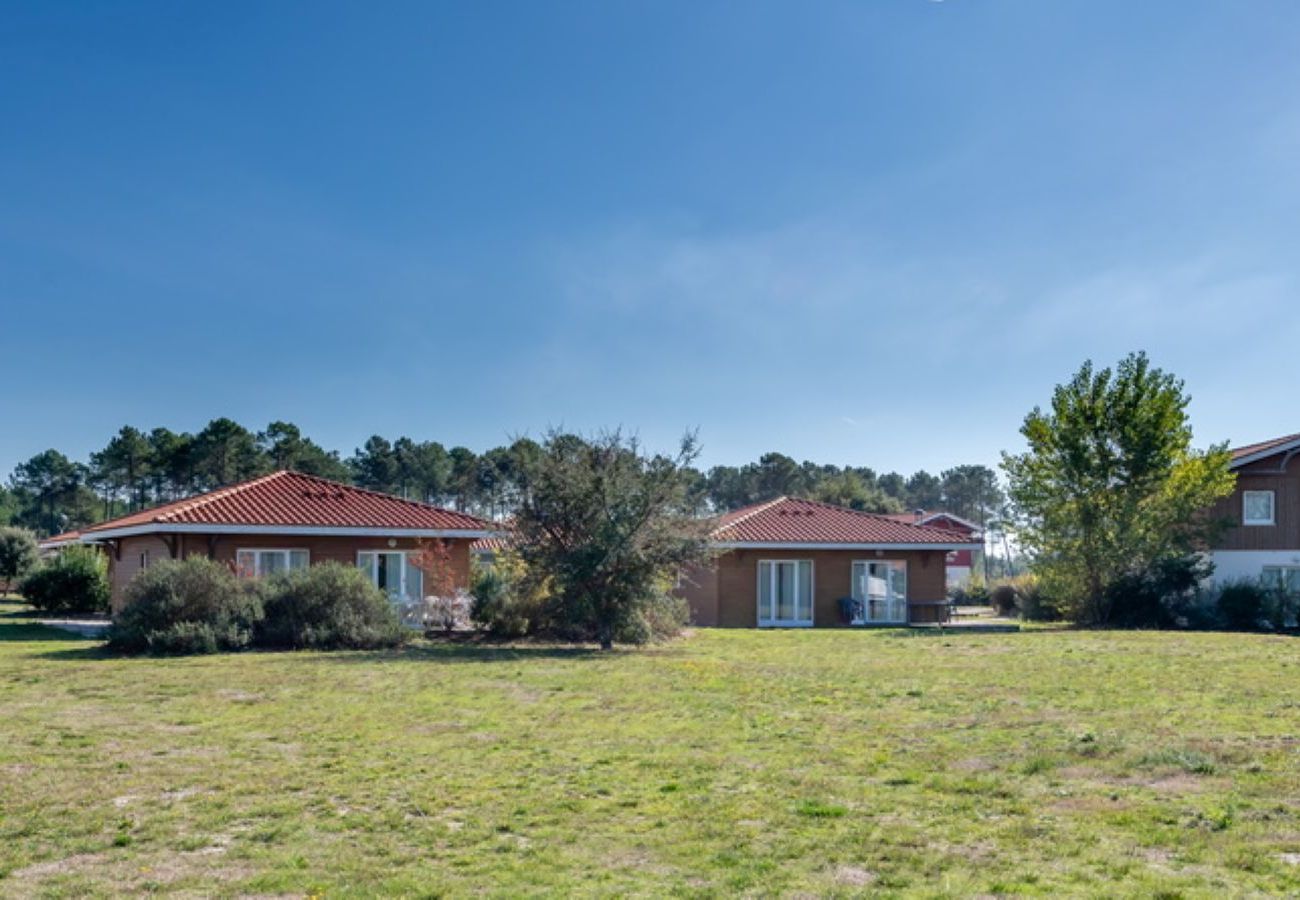 Villa in Parentis-en-Born - Stunning villa 8 people with swimming pool & terrace