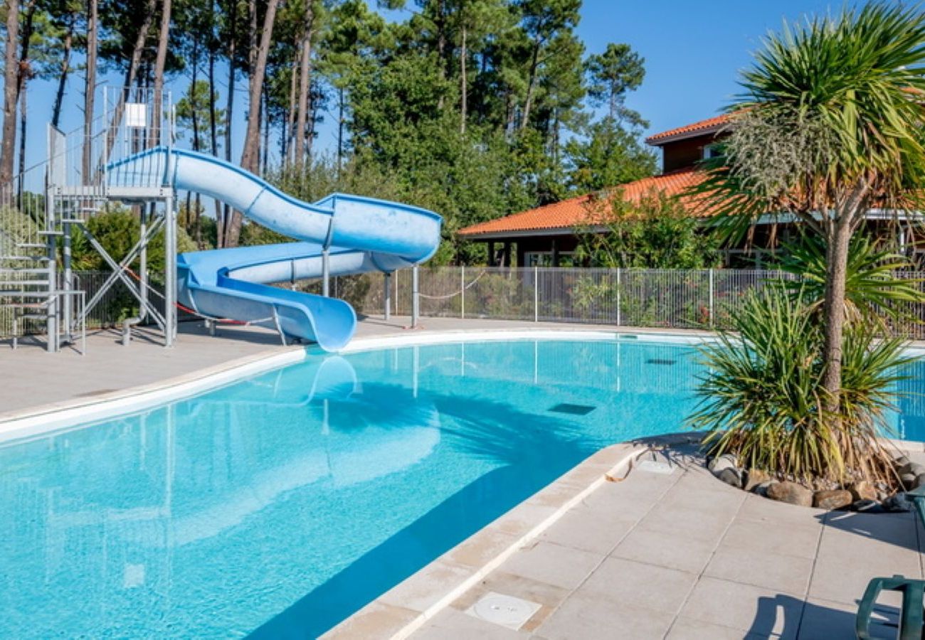 Villa in Parentis-en-Born - Stunning villa 8 people with swimming pool & terrace