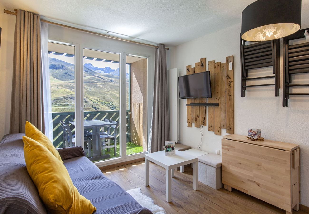 Studio in Germ - stunning view of the slopes from this studio for 4 pers