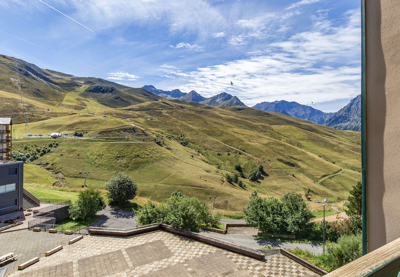 Studio in Germ - stunning view of the slopes from this studio for 4 pers