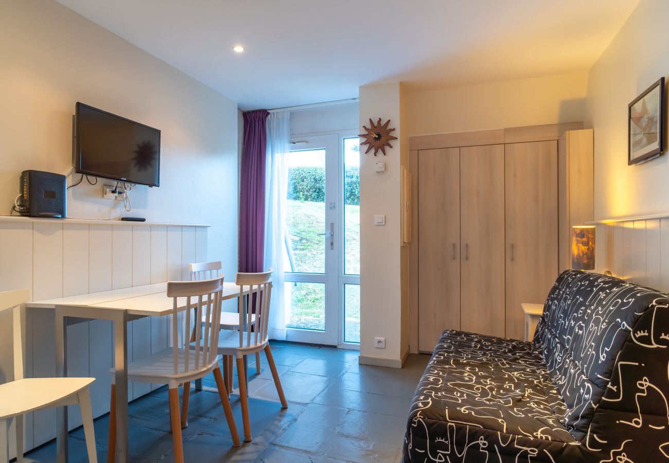House in Guidel - Cottage for 4 people near the sea with a swimming pool and terrace