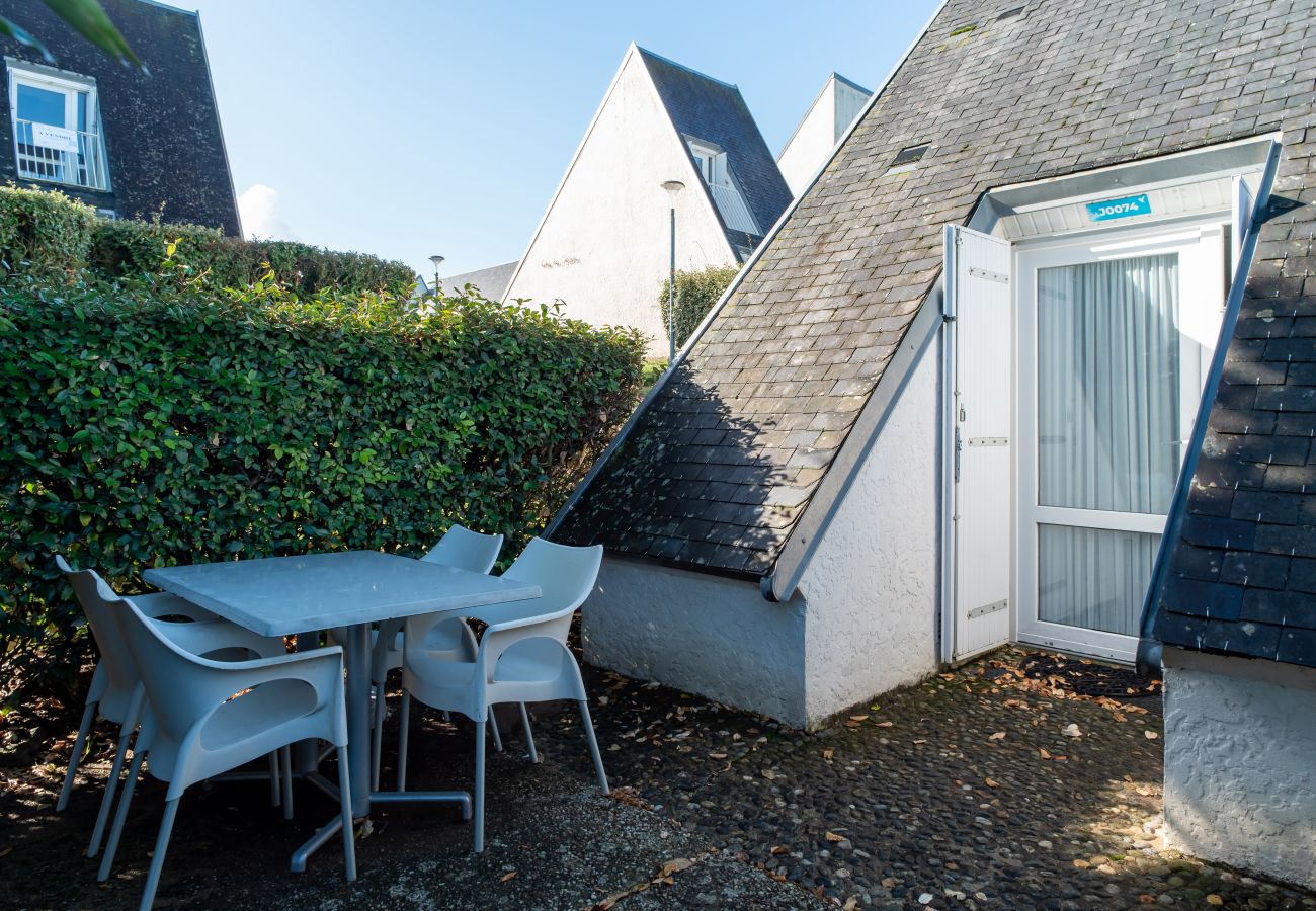 House in Guidel - Cottage for 4 people near the sea with a swimming pool and terrace