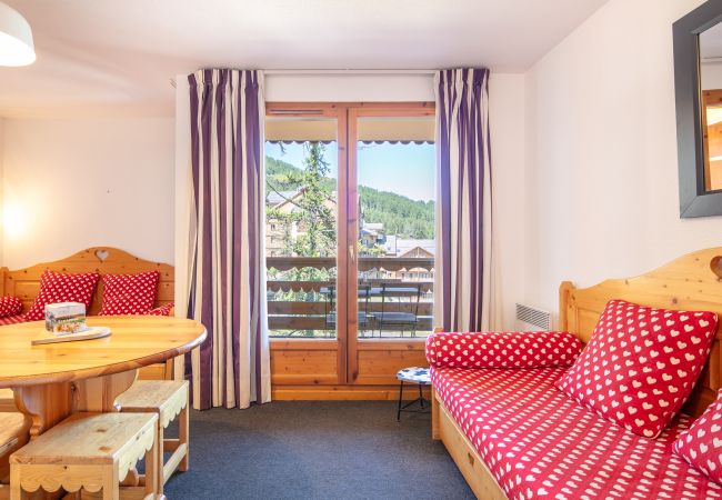 Apartment in Risoul - Nice apt or 5 pers slopes view