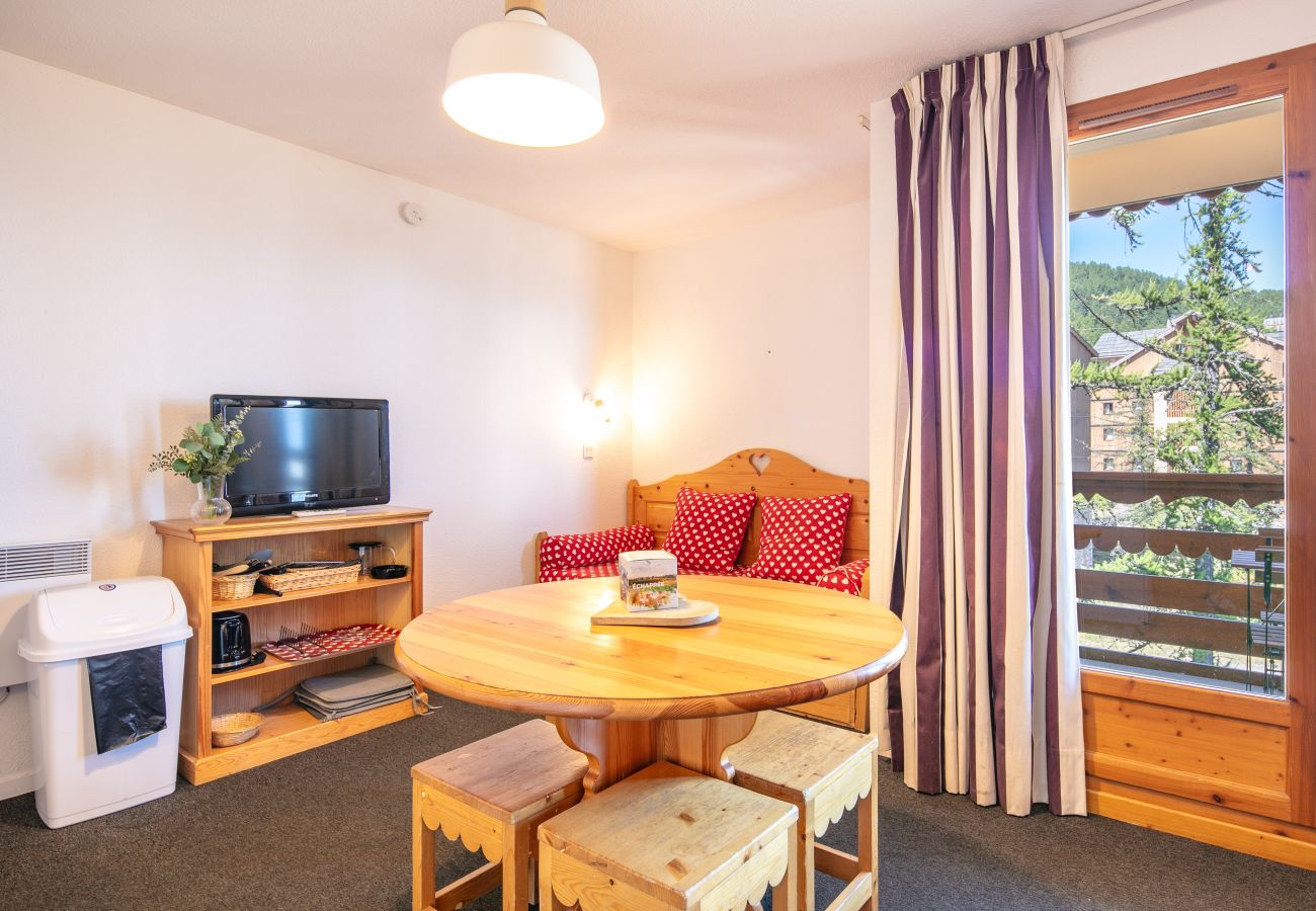 Apartment in Risoul - Nice apt or 5 pers slopes view