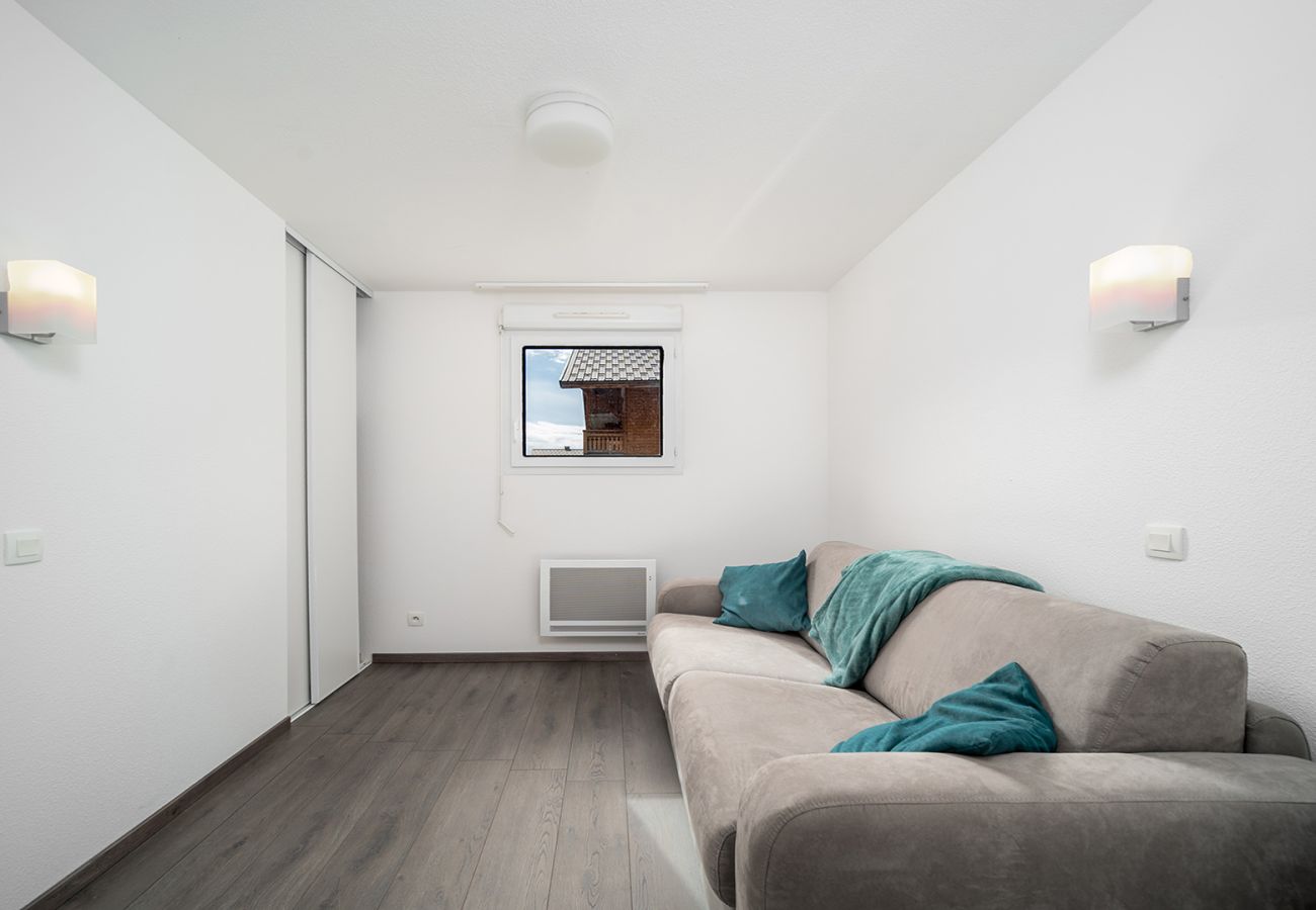 Apartment in Allos - Ski-In/Ski-Out Charming Apartment for 6