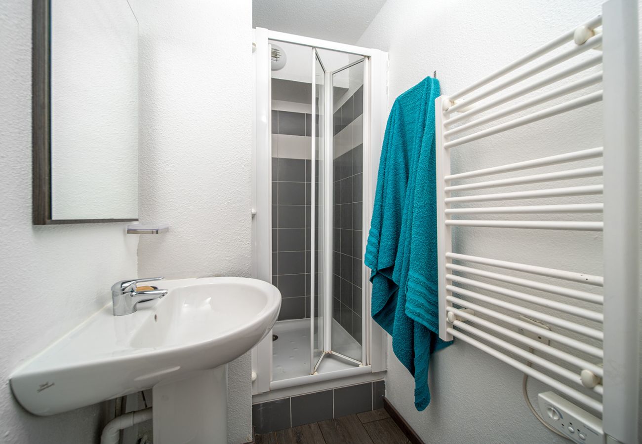 Apartment in Allos - Ski-In/Ski-Out Charming Apartment for 6