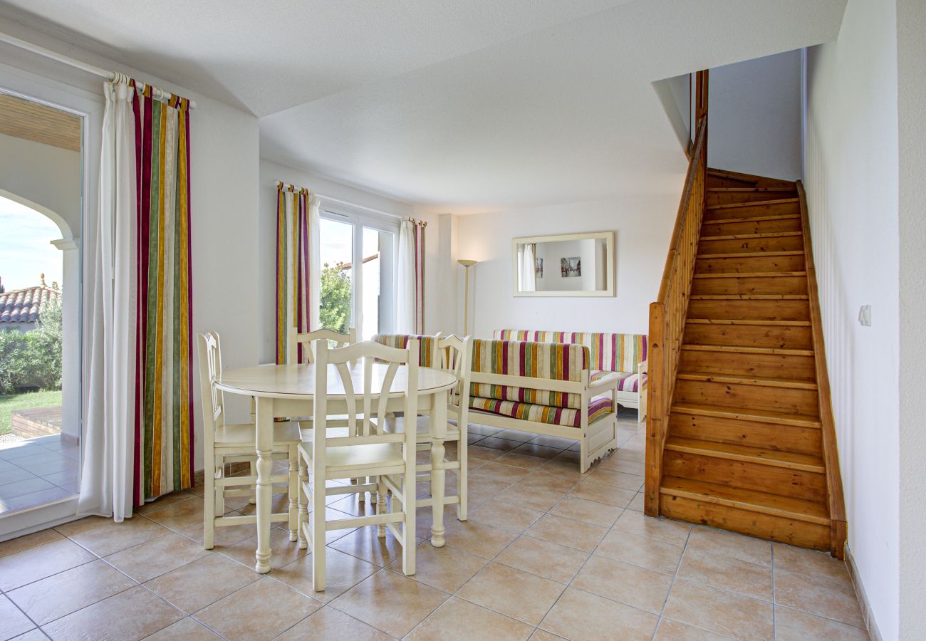 House in Homps - South-facing villa 8 people with garden and swimming pool, near the lake