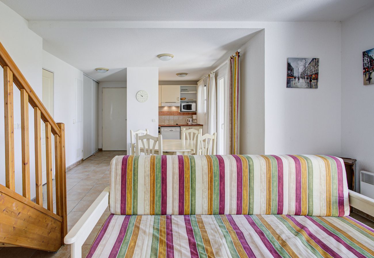 House in Homps - South-facing villa 8 people with garden and swimming pool, near the lake