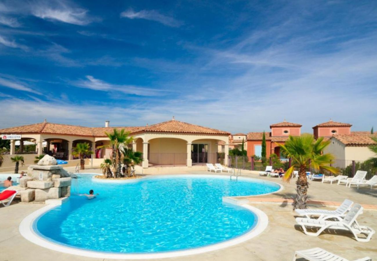 House in Homps - Villa 6 pers with garden in residence with swimming pool