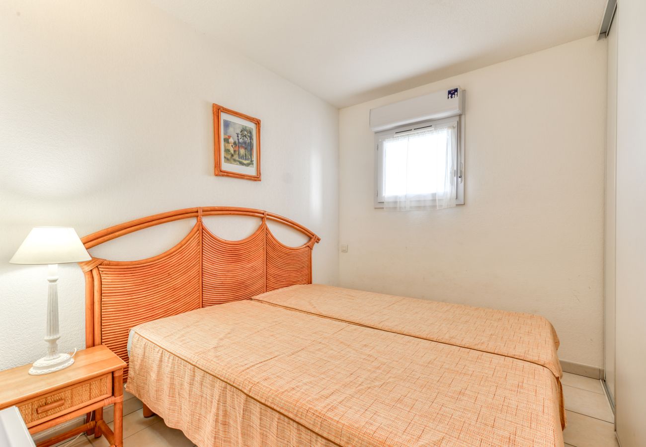 Apartment in Sérignan - apartment with sea view, sleeps 6, balcony