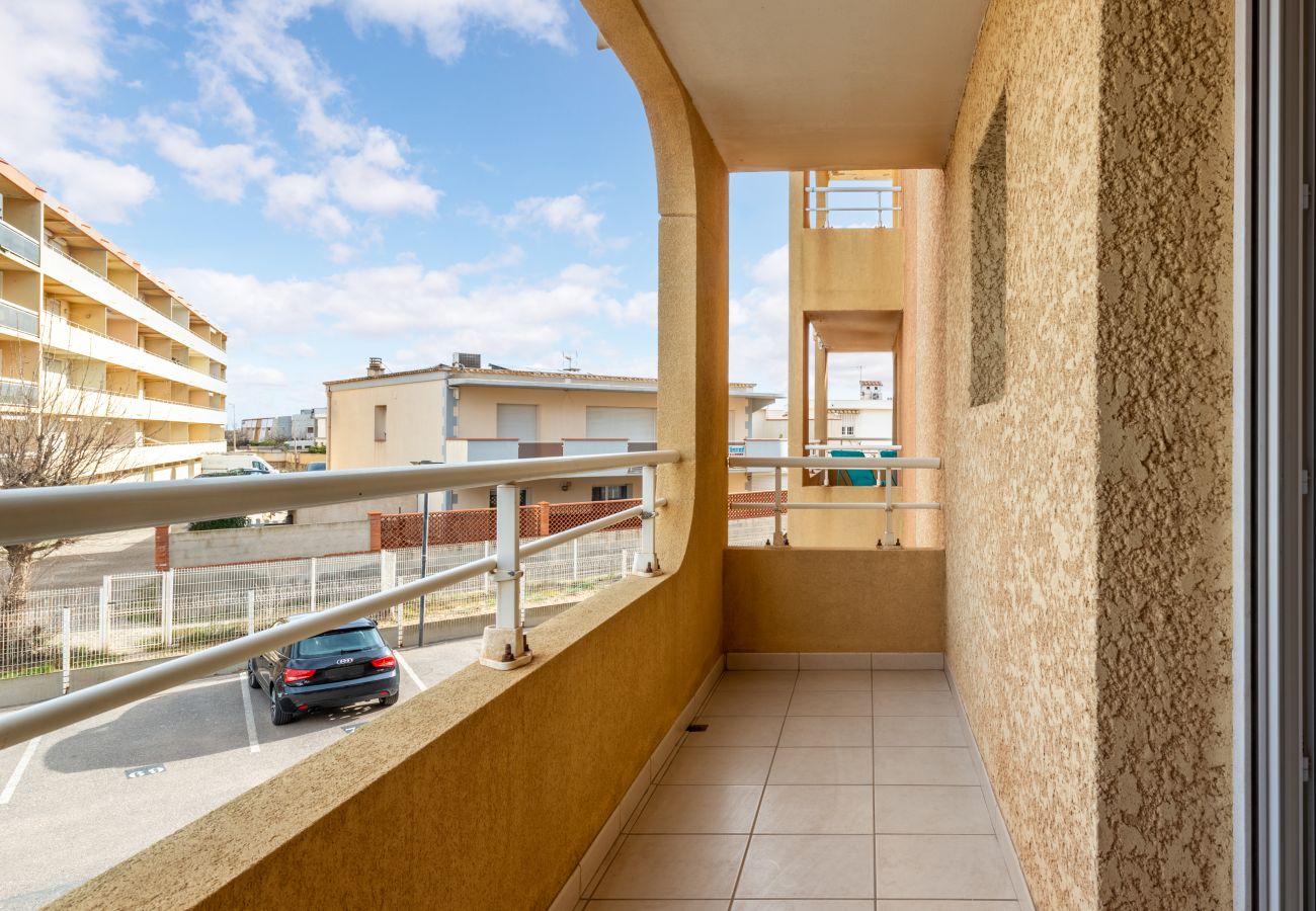 Apartment in Sérignan - apartment with sea view, sleeps 6, balcony