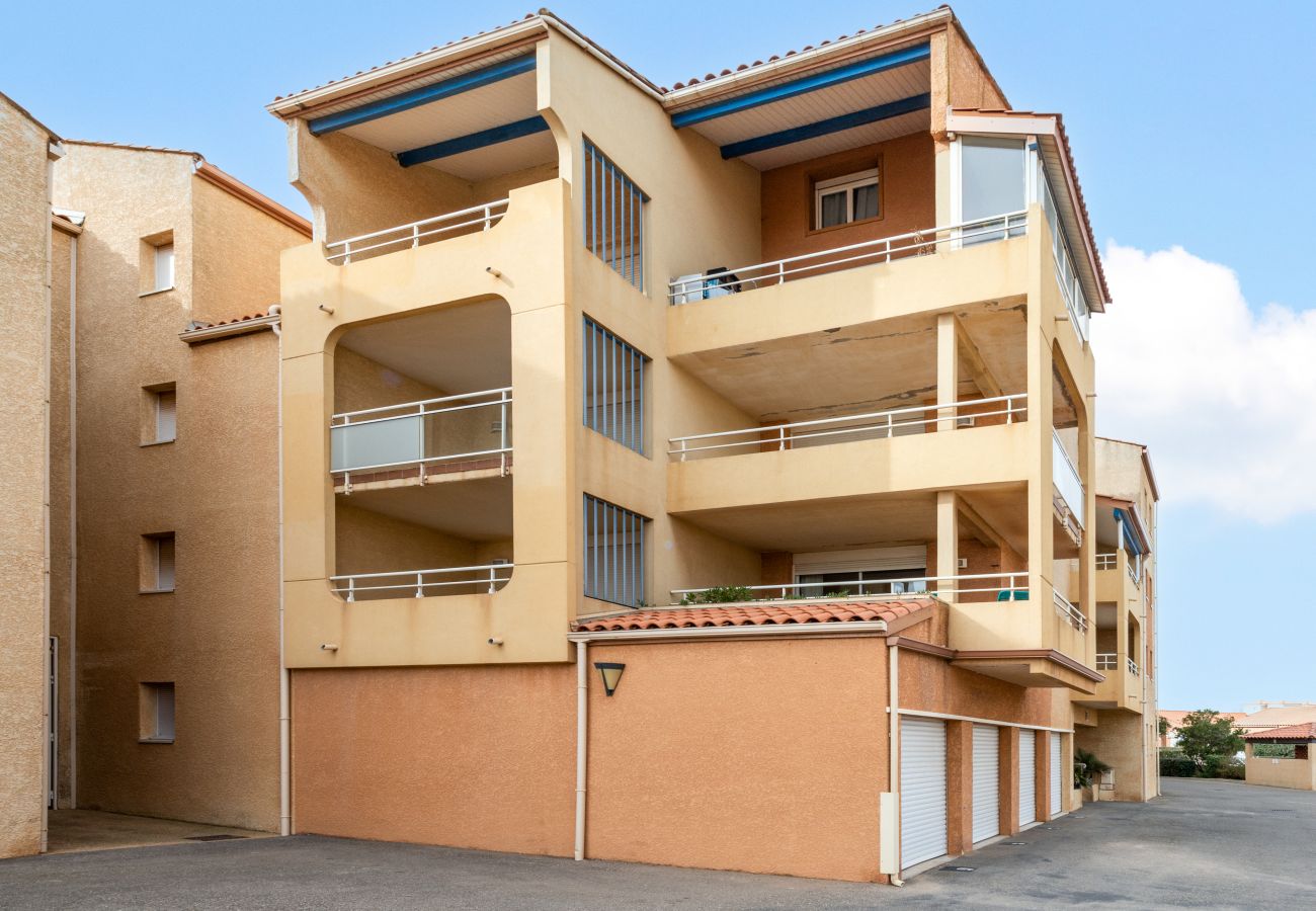Apartment in Sérignan - apartment with sea view, sleeps 6, balcony