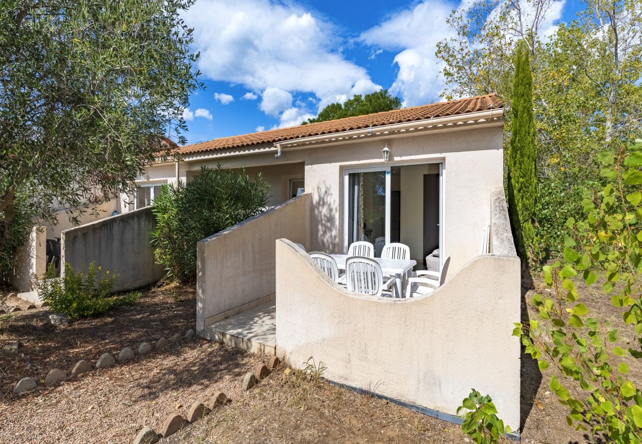 Terraced House in Sari-Solenzara - Cottage, sleeps 7, terrace, close to the sea