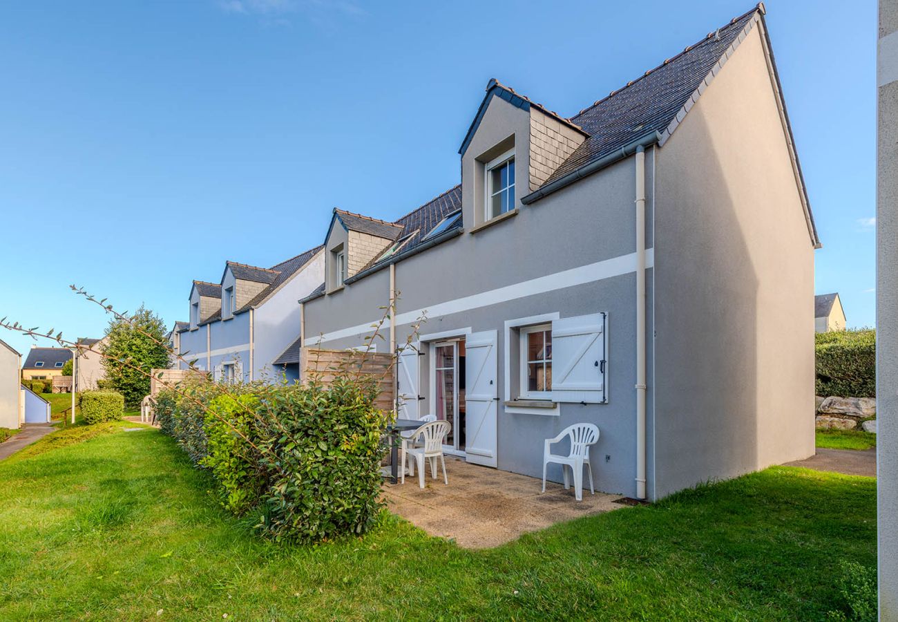 Apartment in Saint-Nic - Seaside house for 4 people with a swimming pool