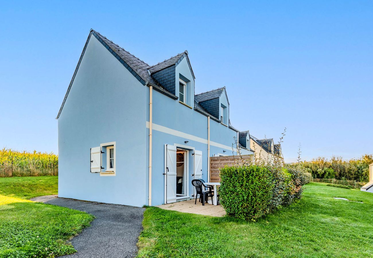 House in Saint-Nic - Charming home with a cozy outdoor space, ideal for 4 pers