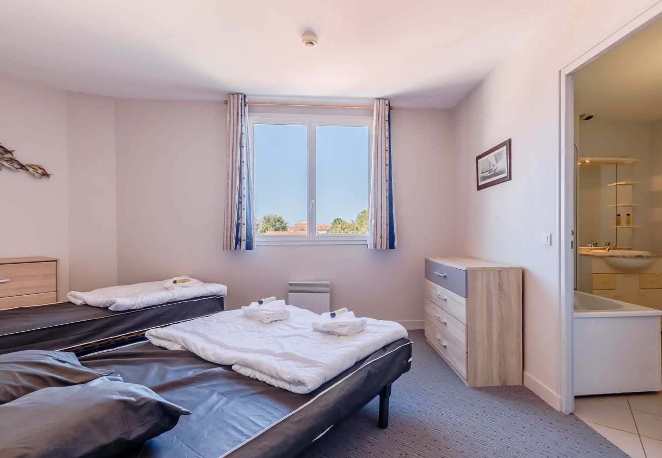 Apartment in La Tranche-sur-Mer - Nice Apt 5 pers near the beach with pool