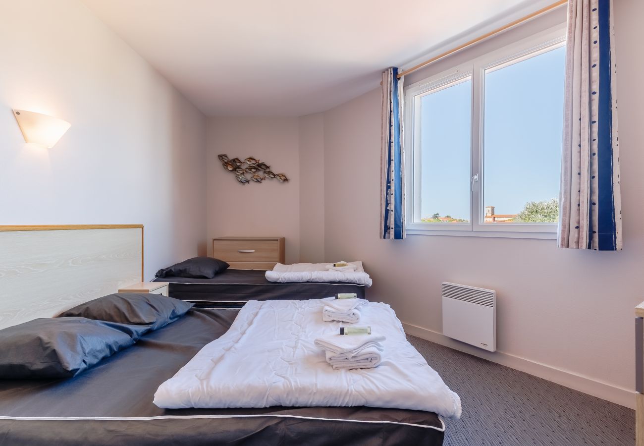 Apartment in La Tranche-sur-Mer - Nice Apt 5 pers near the beach with pool