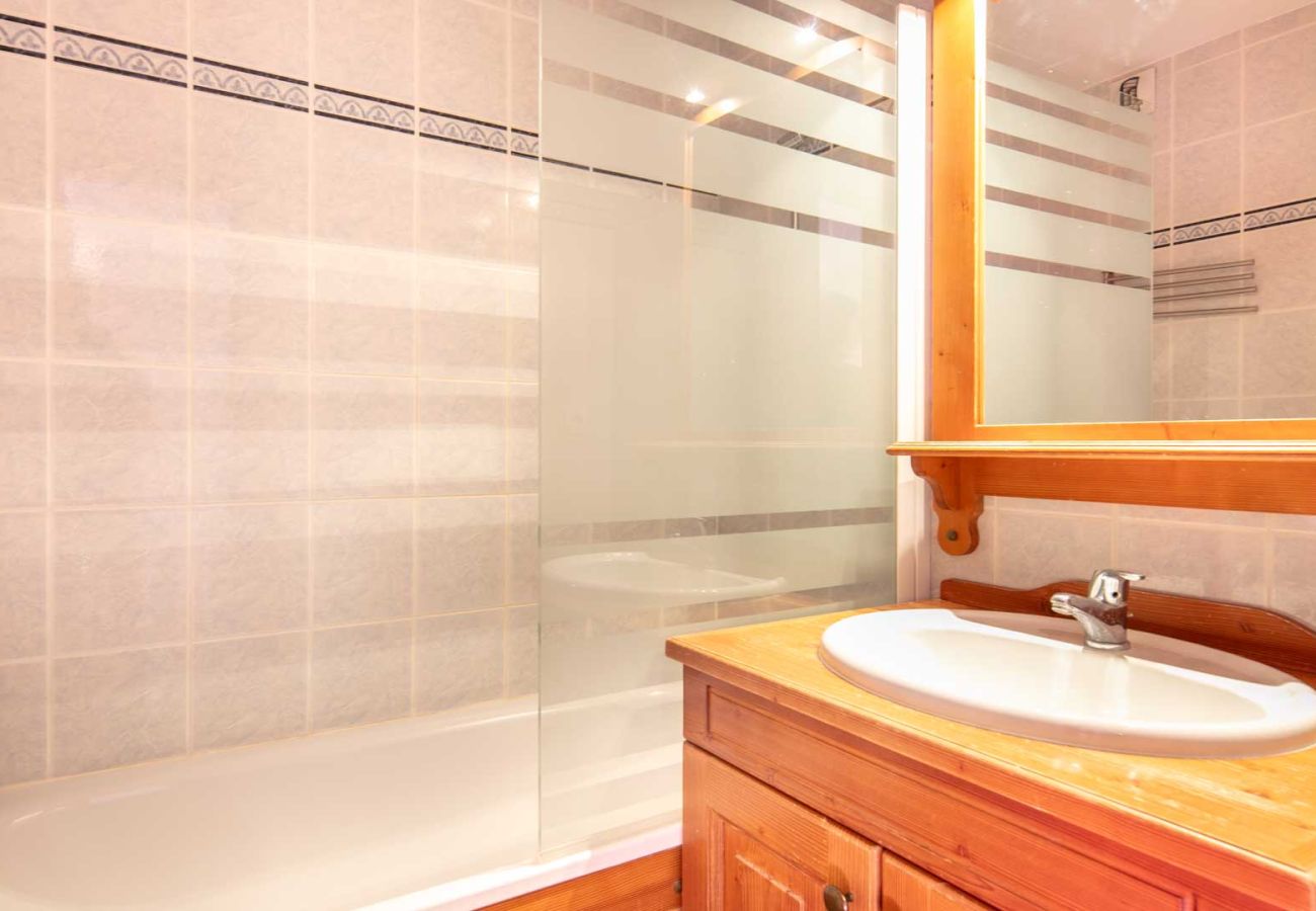 Apartment in Modane - Charming apartment, sleeps 6, balcony