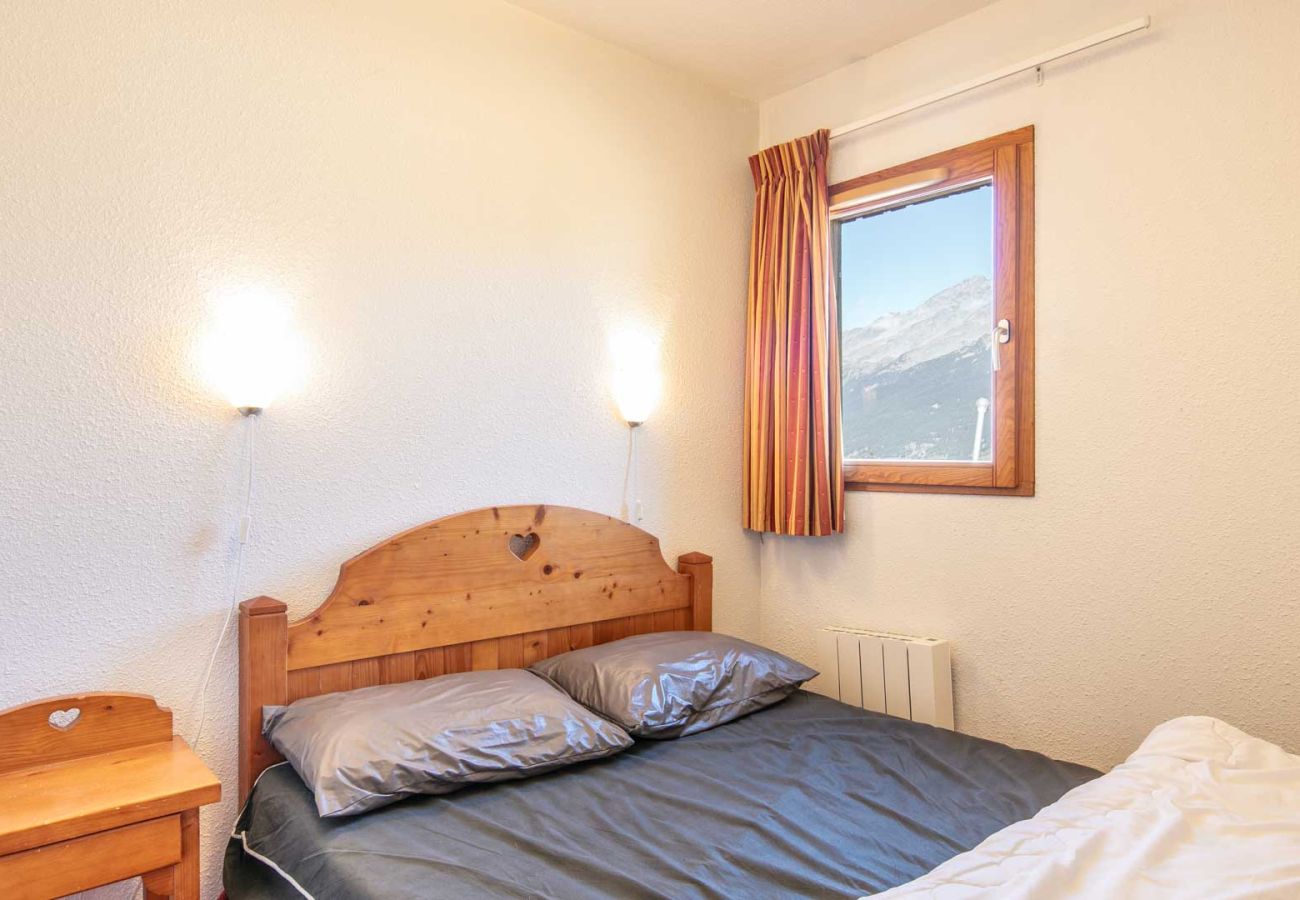 Apartment in Modane - Mountain apartment, sleeps 4, mountain view
