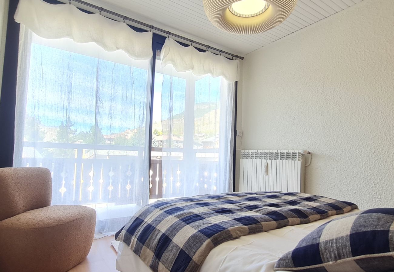 Apartment in Les Deux Alpes - Stunning apartment in the heart of the resort, sleeps 4, balcony