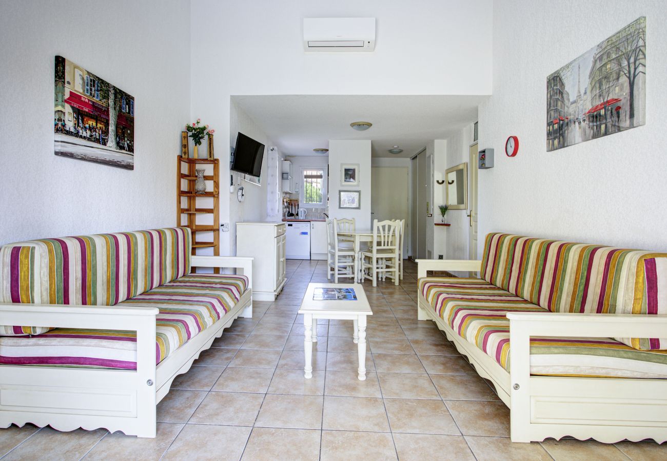 Villa in Homps - Charming villa with garden for 6 pers