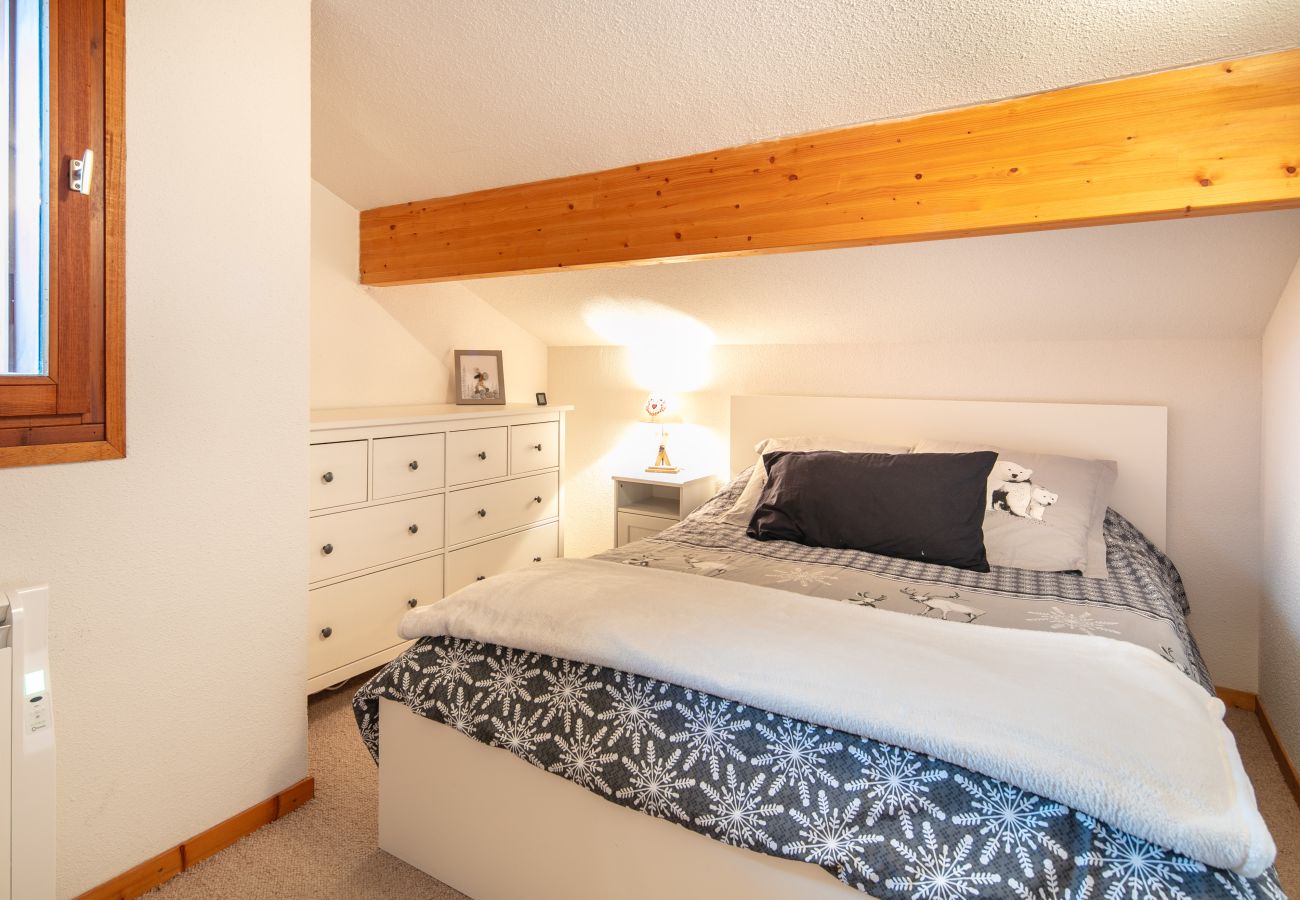 Apartment in Morillon - Splendid apartment, 3 bedrooms, sleeps 6, balcony with mountain views