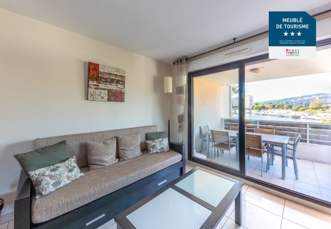 Apartment in Mandelieu-la-Napoule - nice Apt for 6 pers near the Marina