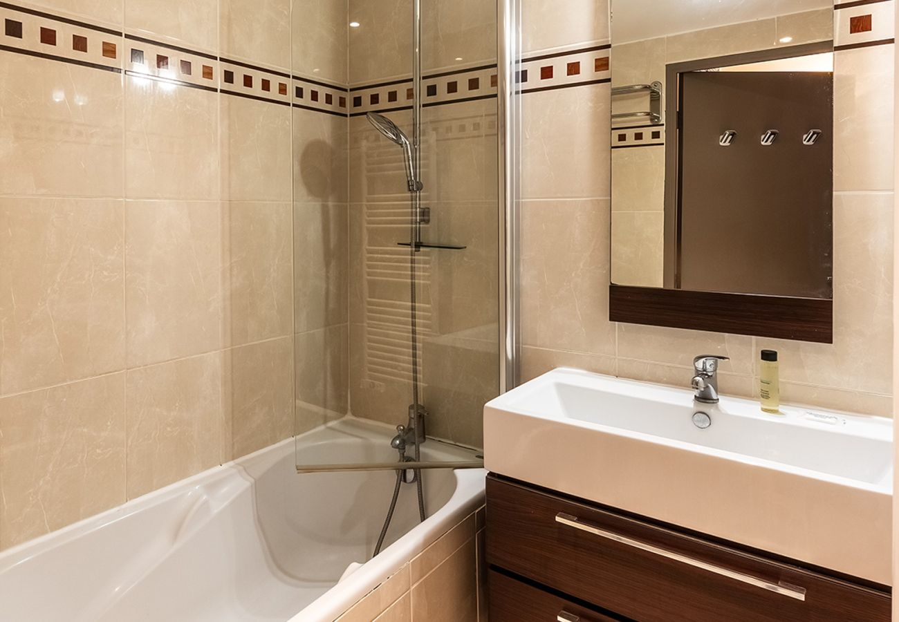 Apartment in Mandelieu-la-Napoule - Nice Apt for 4 pers Marina View