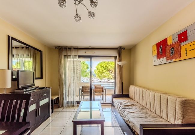 Apartment in Mandelieu-la-Napoule - Nice Apt for 4 pers Marina view