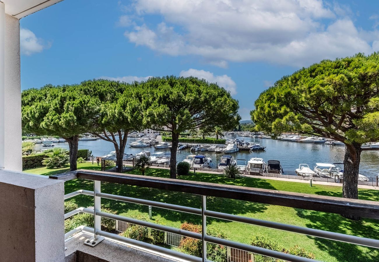 Apartment in Mandelieu-la-Napoule - Air-conditioned flat with a view of the marina