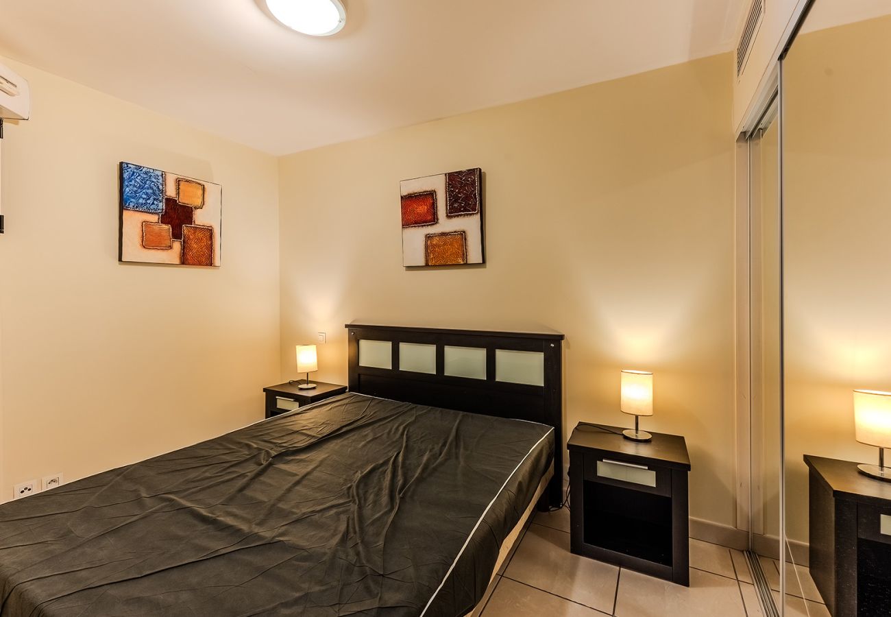 Apartment in Mandelieu-la-Napoule - Air-conditioned flat with a view of the marina
