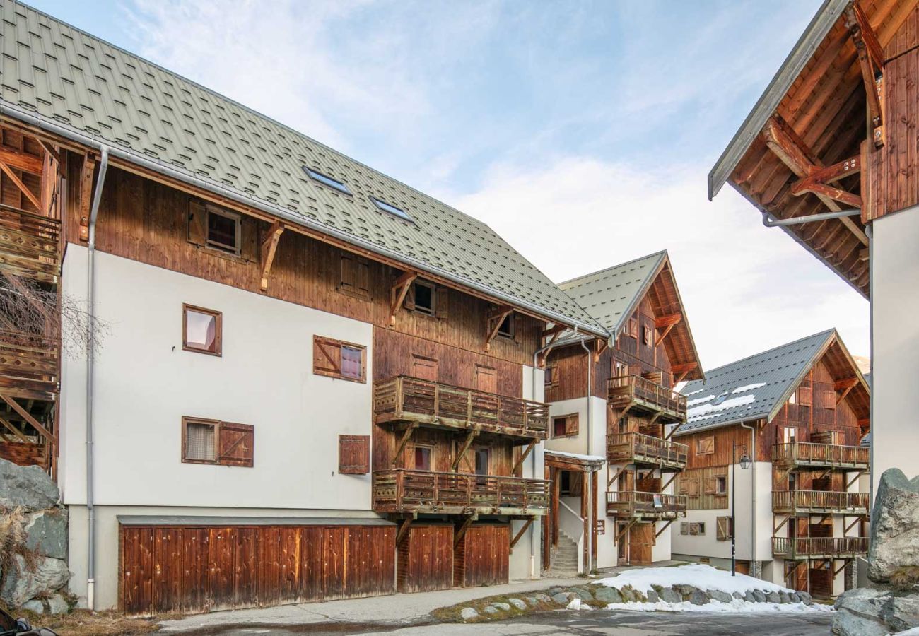 Apartment in Saint-Sorlin-d´Arves - Nice Apt for 10 pers near the slopes