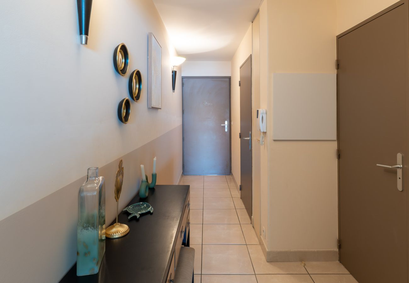 Apartment in Mandelieu-la-Napoule - Air-conditioned flat overlooking the marina