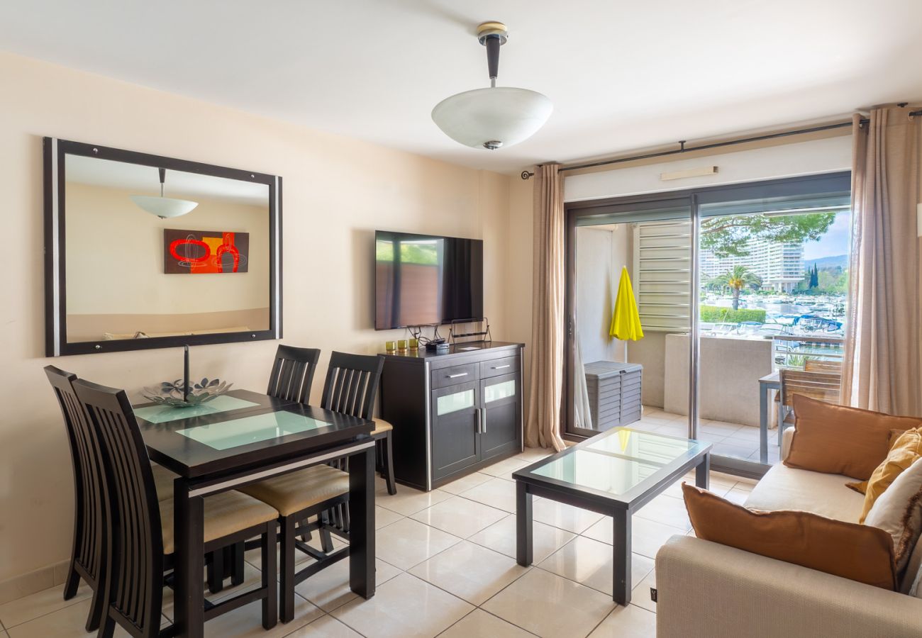 Apartment in Mandelieu-la-Napoule - Air-conditioned flat overlooking the marina