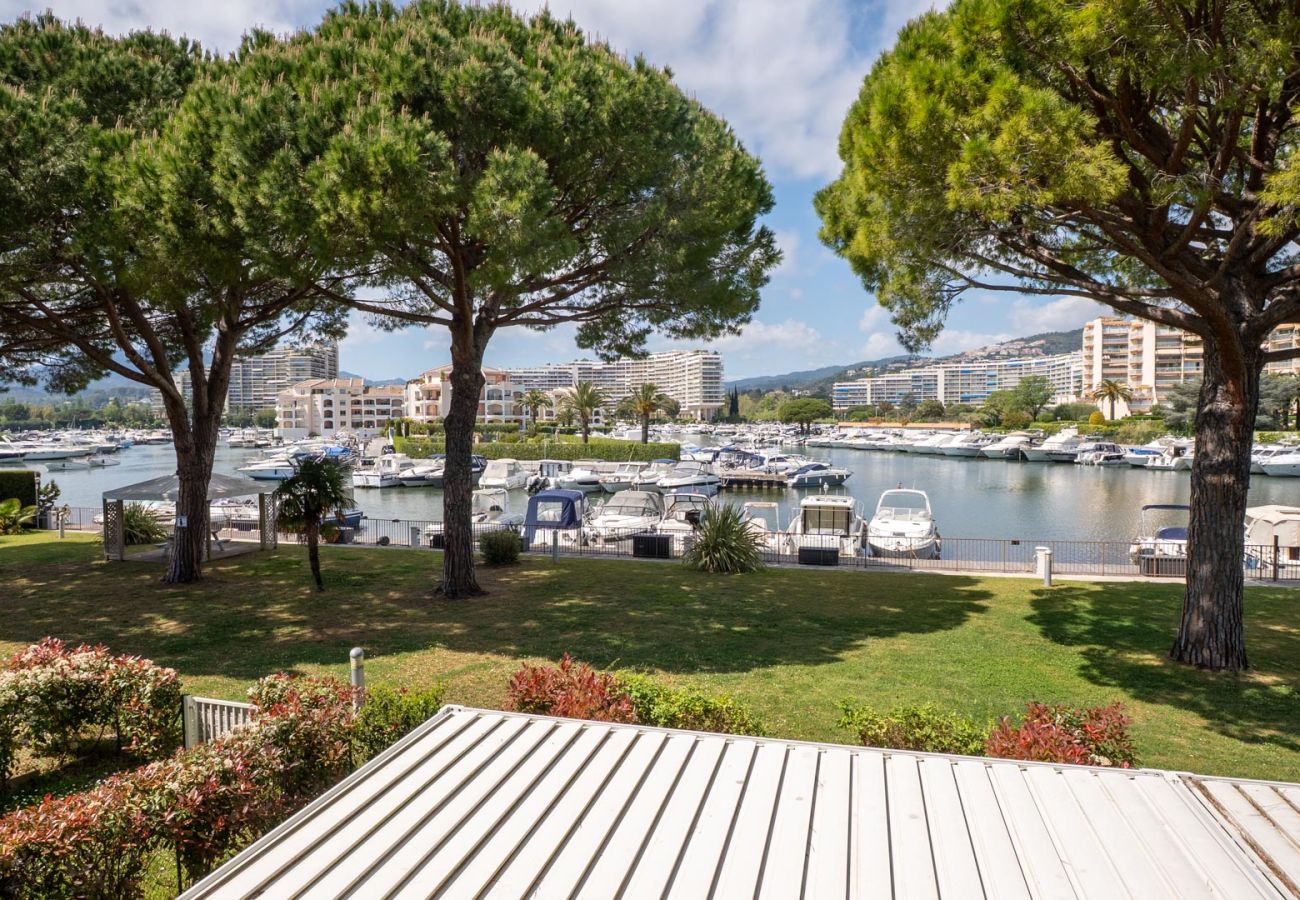 Apartment in Mandelieu-la-Napoule - Air-conditioned flat overlooking the marina