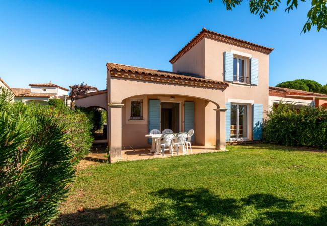Villa in Homps - Charming villa with garden for 6 pers