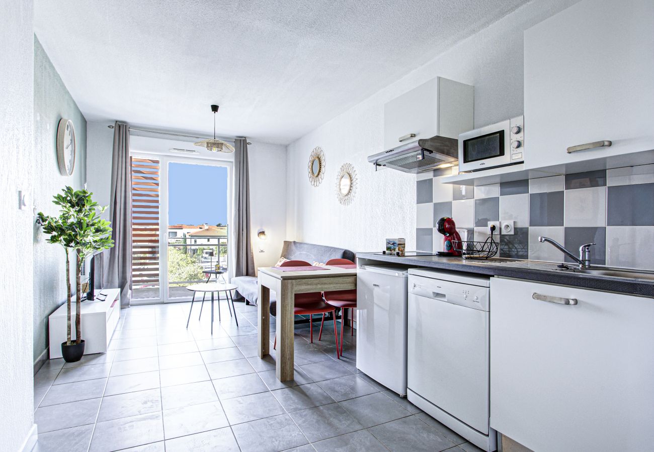 Apartment in Argeles sur Mer - Very bright flat with a balcony and swimming pool