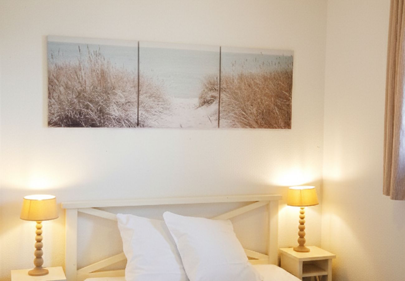 Apartment in Plougonvelin - Flat with a balcony overlooking the sea, 50 metres from the beach