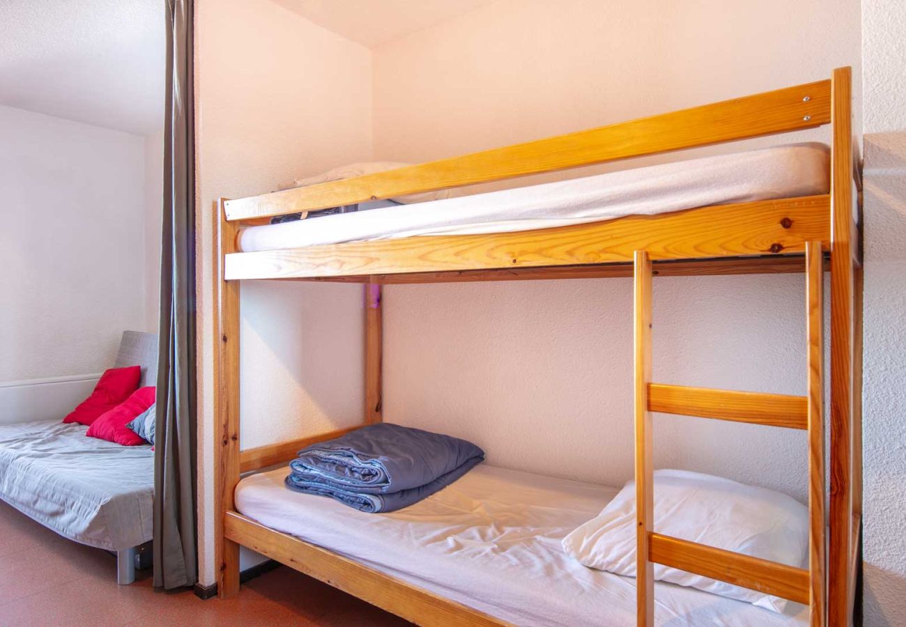 Studio in Chamrousse - Nice studio apartment in the mountains - sleeps 4 - balcony