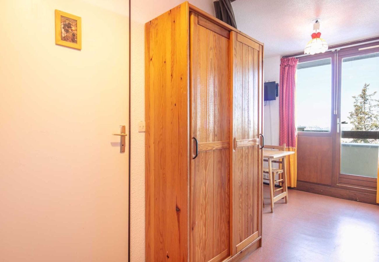 Studio in Chamrousse - Nice studio apartment in the mountains - sleeps 4 - balcony