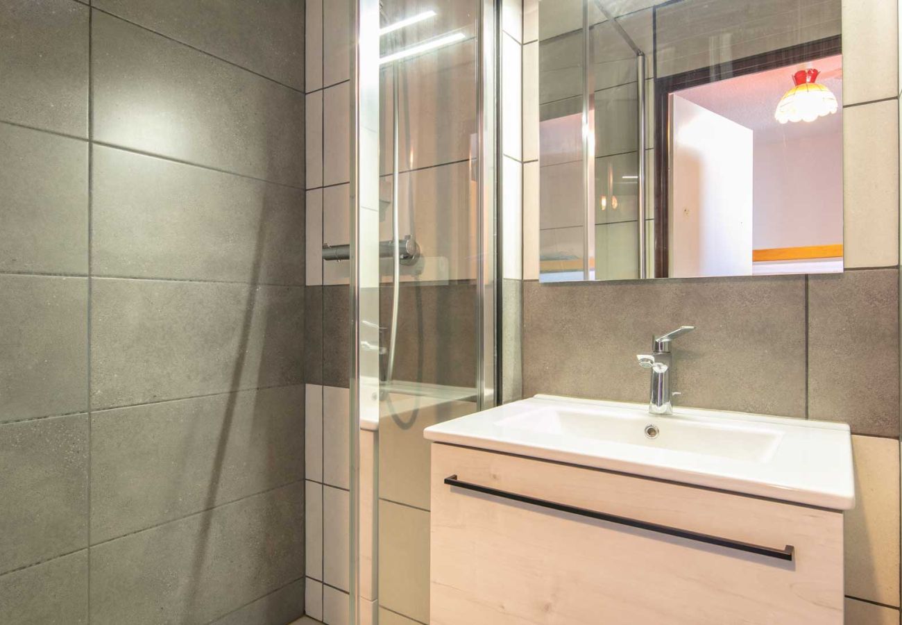 Studio in Chamrousse - Nice studio apartment in the mountains - sleeps 4 - balcony